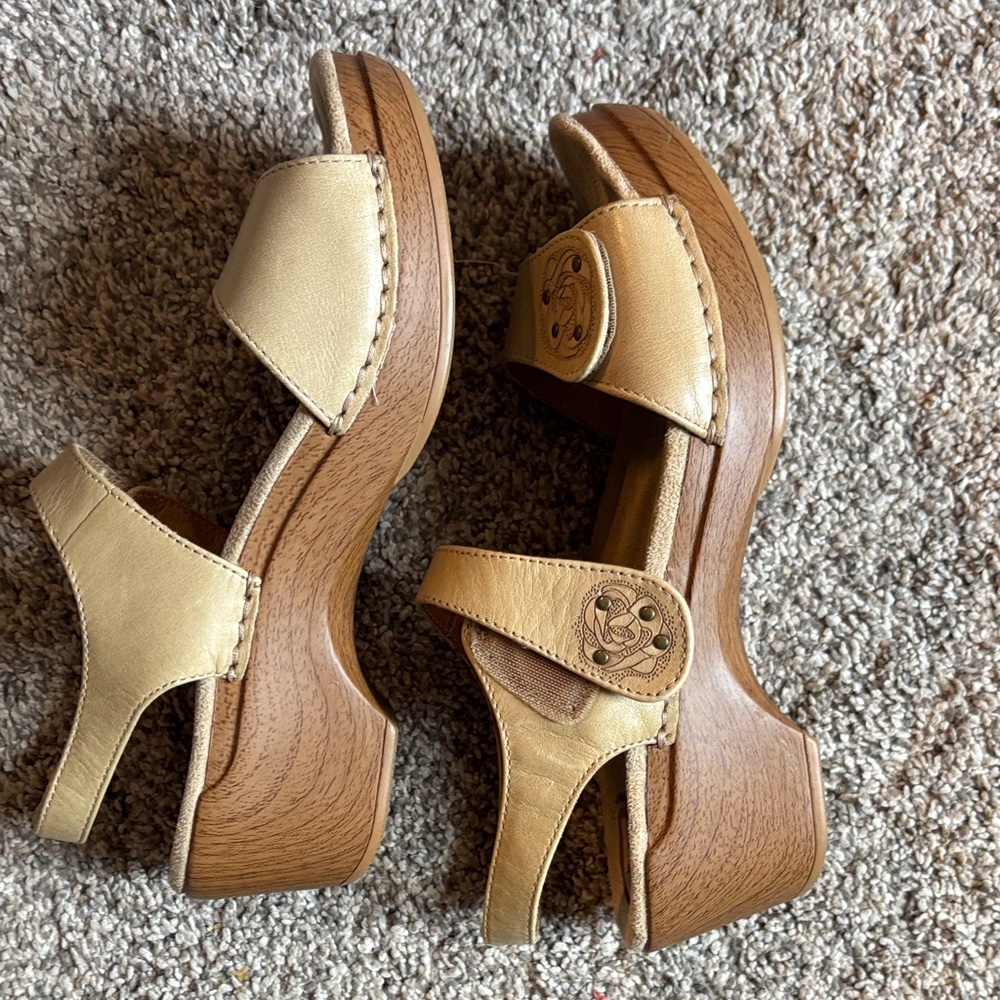 Dansko Women's Tan Slip-On Comfort Sandals - Picture 3 of 10